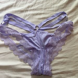 Victoria Secret Very Sexy Strappy Ring Cheeky Panty - Dreamy Lavender Size M.